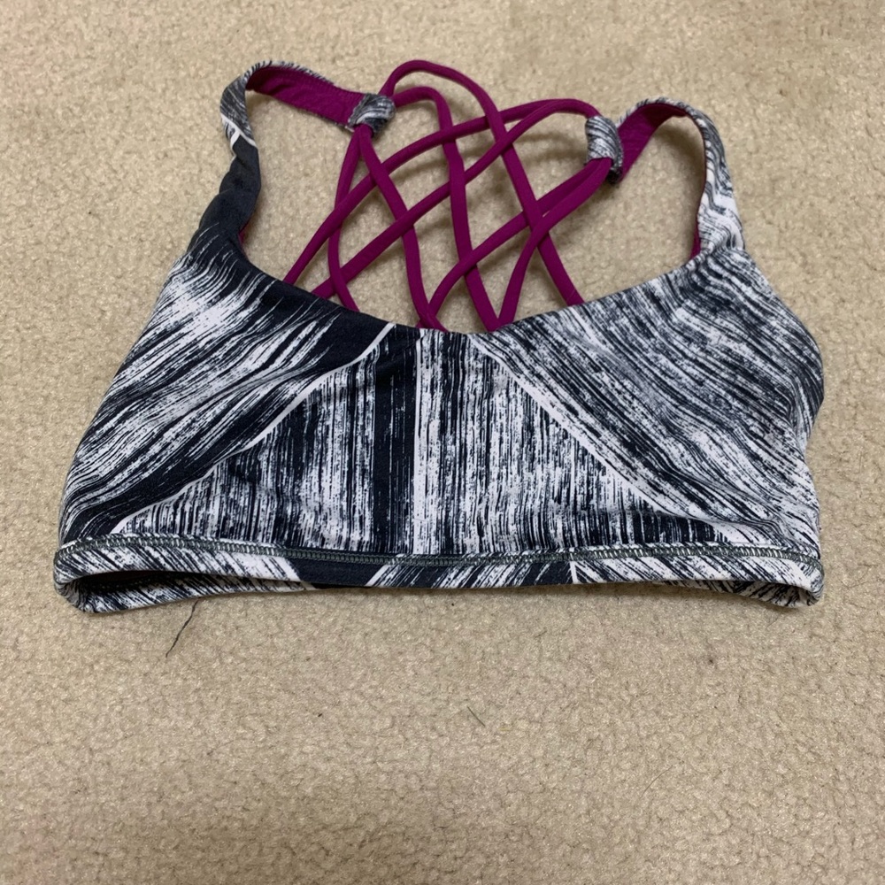 Lululemon sports bra
